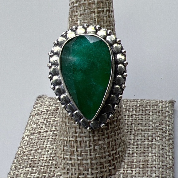 Faceted Enhanced Emerald Teardrop Silver Overlay Ring Size 7.25 - Picture 9 of 11
